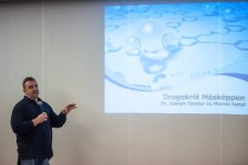 Prevenciós előadásokkal szorítaná vissza a droghasználatot az önkormányzat