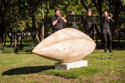 Mag - szoboravatás az Egyetemisták parkjában 