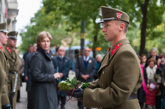 Október 23: viharos időben is ünnepelt a kerület