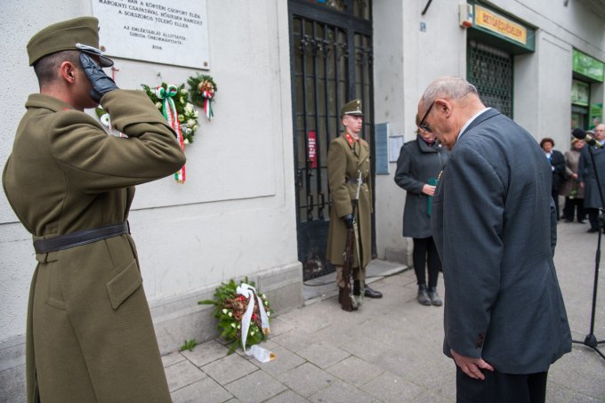 Október 23: viharos időben is ünnepelt a kerület