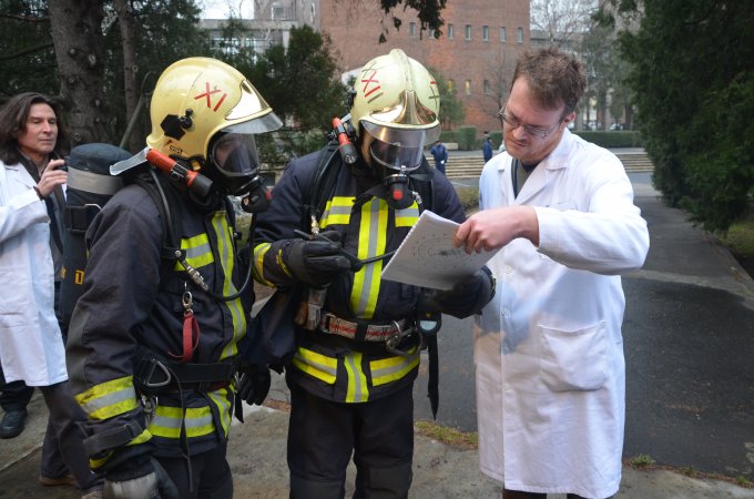 Jól vizsgáztak az újbudai tűzoltók a BME reaktorában tartott gyakorlaton (foto:XI. kerületi Hivatásos Tűzoltó-parancsnokság)