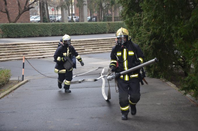 Jól vizsgáztak az újbudai tűzoltók a BME reaktorában tartott gyakorlaton (foto:XI. kerületi Hivatásos Tűzoltó-parancsnokság)