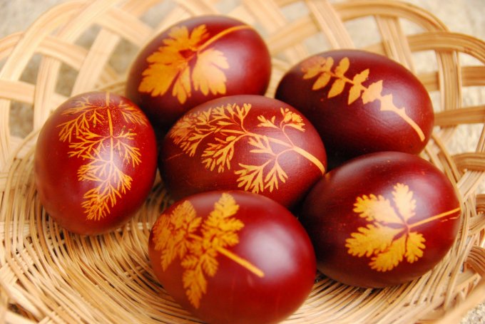 Húsvéti tojást kapnak ajándékba a kerület gyerekei és nyugdíjasai