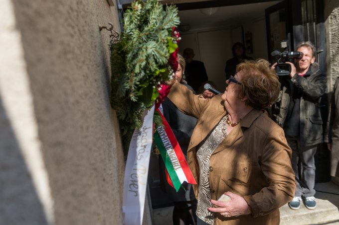 Meredek utcai lakóhelye falára került Antall József miniszterelnök emléktáblája