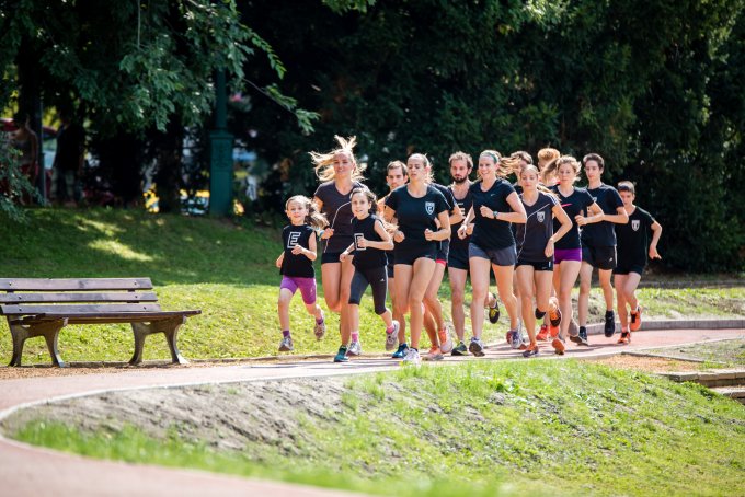 Futókört és fitnesz parkot avattak a Feneketlen-tónál