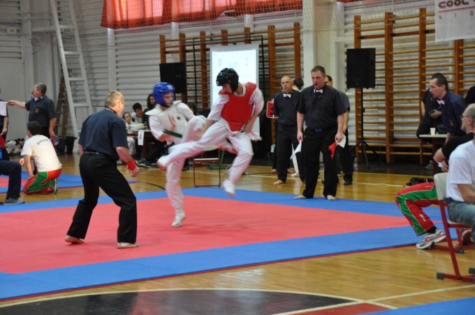 Tizenhat érmet nyertek az újbudai Kyokushin Karatésok a Diákolimpia elődöntőjén