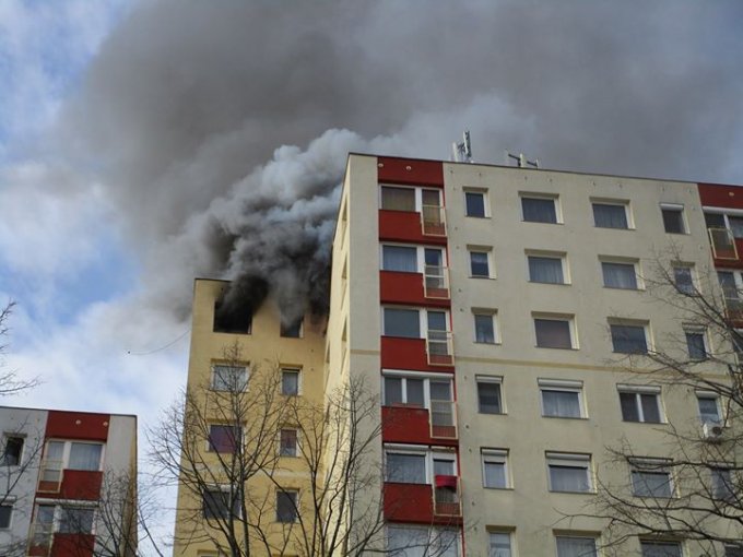 Négy sérültje van a gazdagréti lakástűznek (foto:fb.kovarieva)