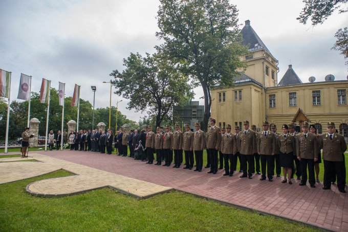 Koszorúzás volt az Aradi vértanúk tiszteletére a Petőfi Laktanyában