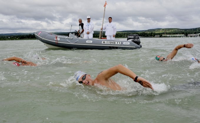 Nem lesz a hétvégén Balaton-átúszás