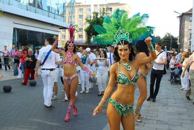 Latin utcabált rendezett az Allee